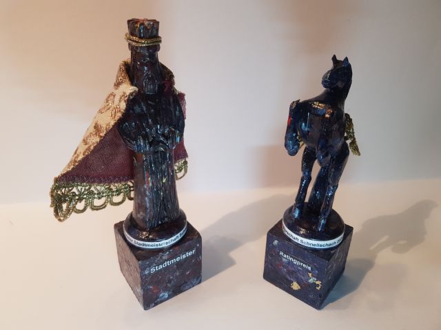 Foto der Siegpokale
